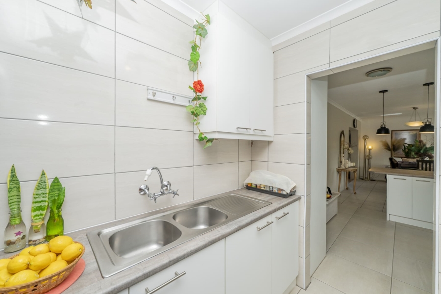 3 Bedroom Property for Sale in De Oude Spruit Western Cape